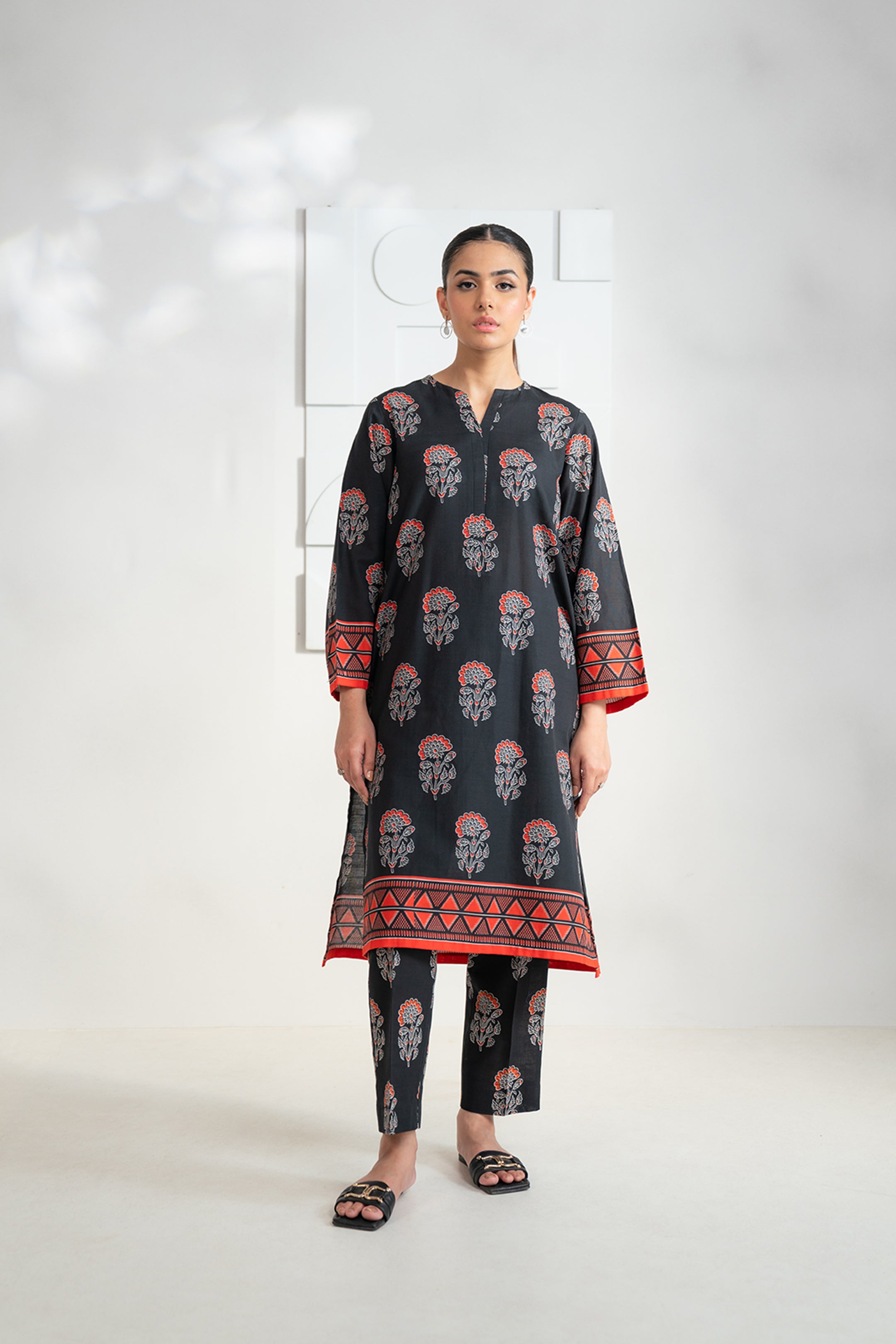 2 Piece Printed Khaddar Suit Black