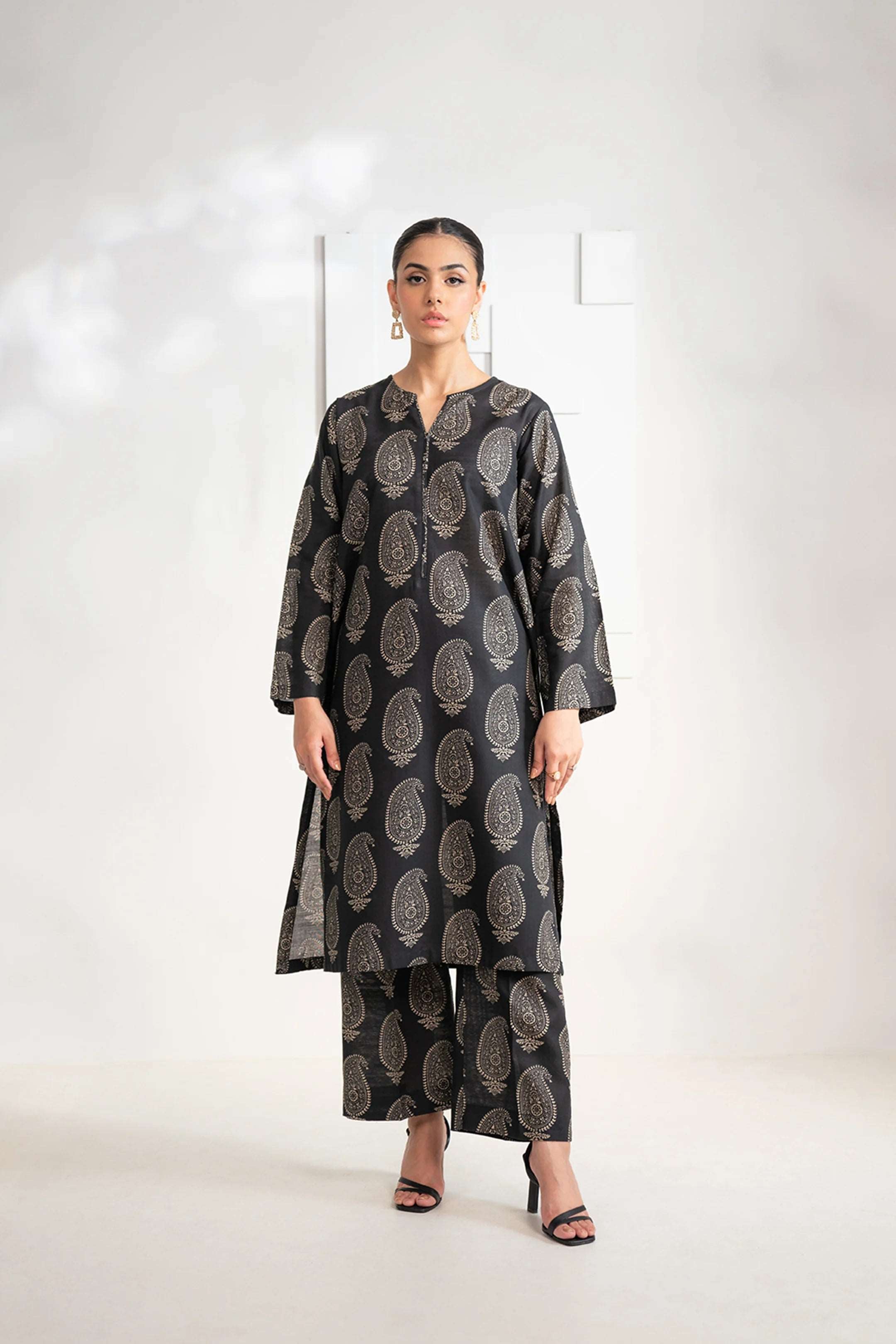 2 Piece Printed Khaddar Suit Black