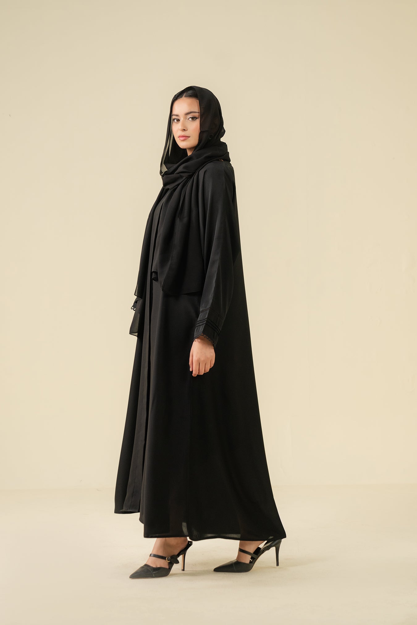 Black abaya price in pakistan