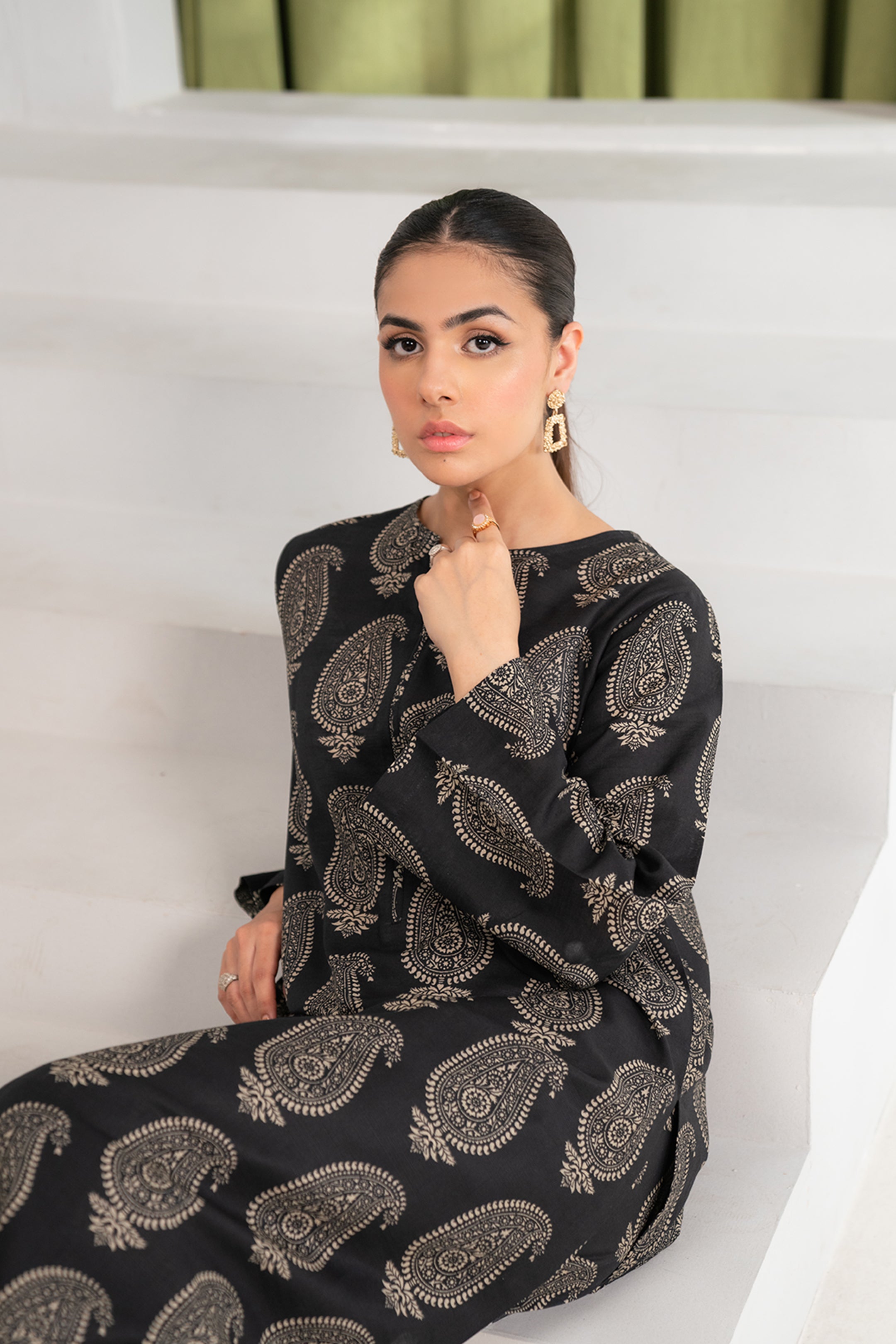 2 Piece Printed Khaddar Suit